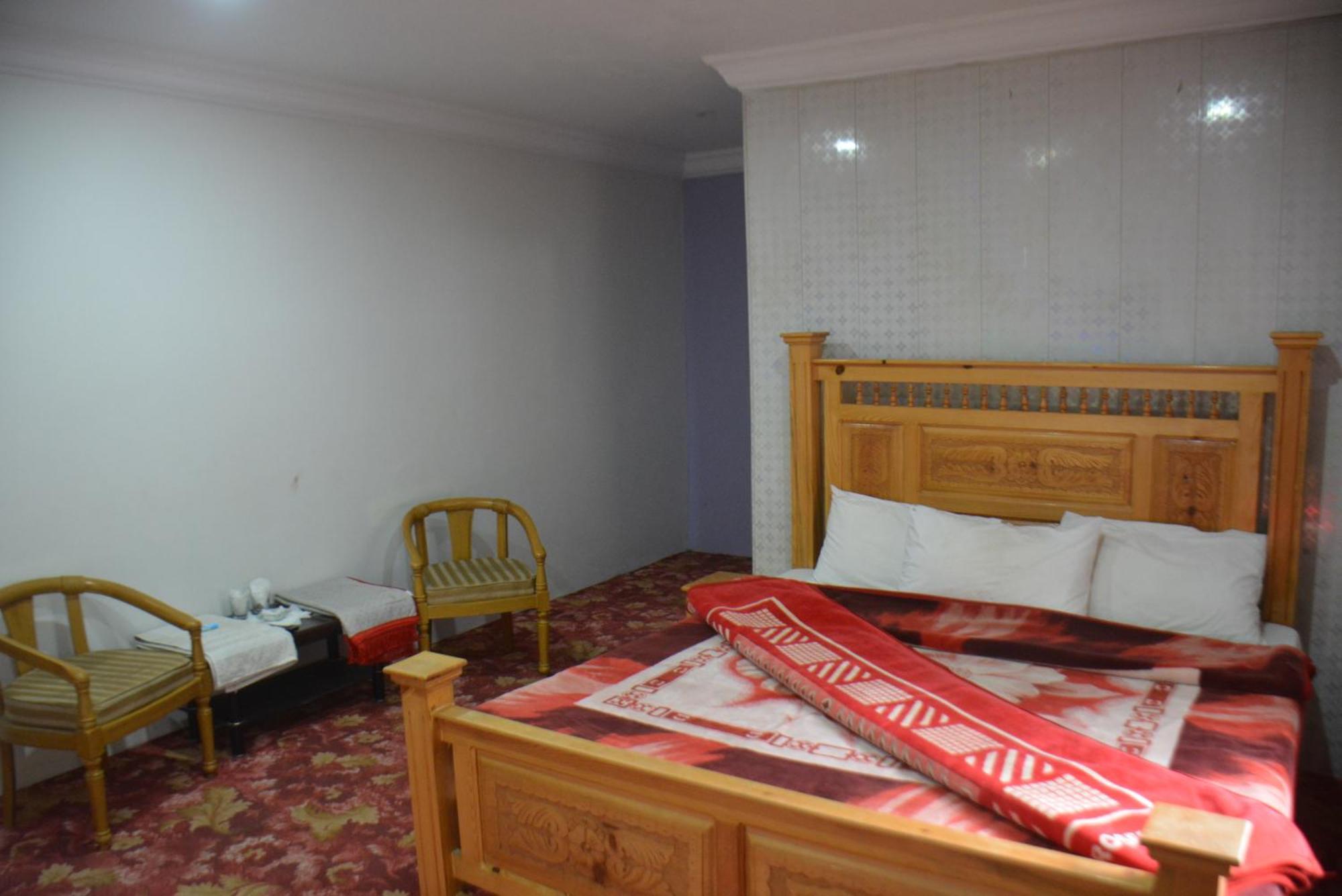 Hotel Pine Hills, Naran Exteriér fotografie