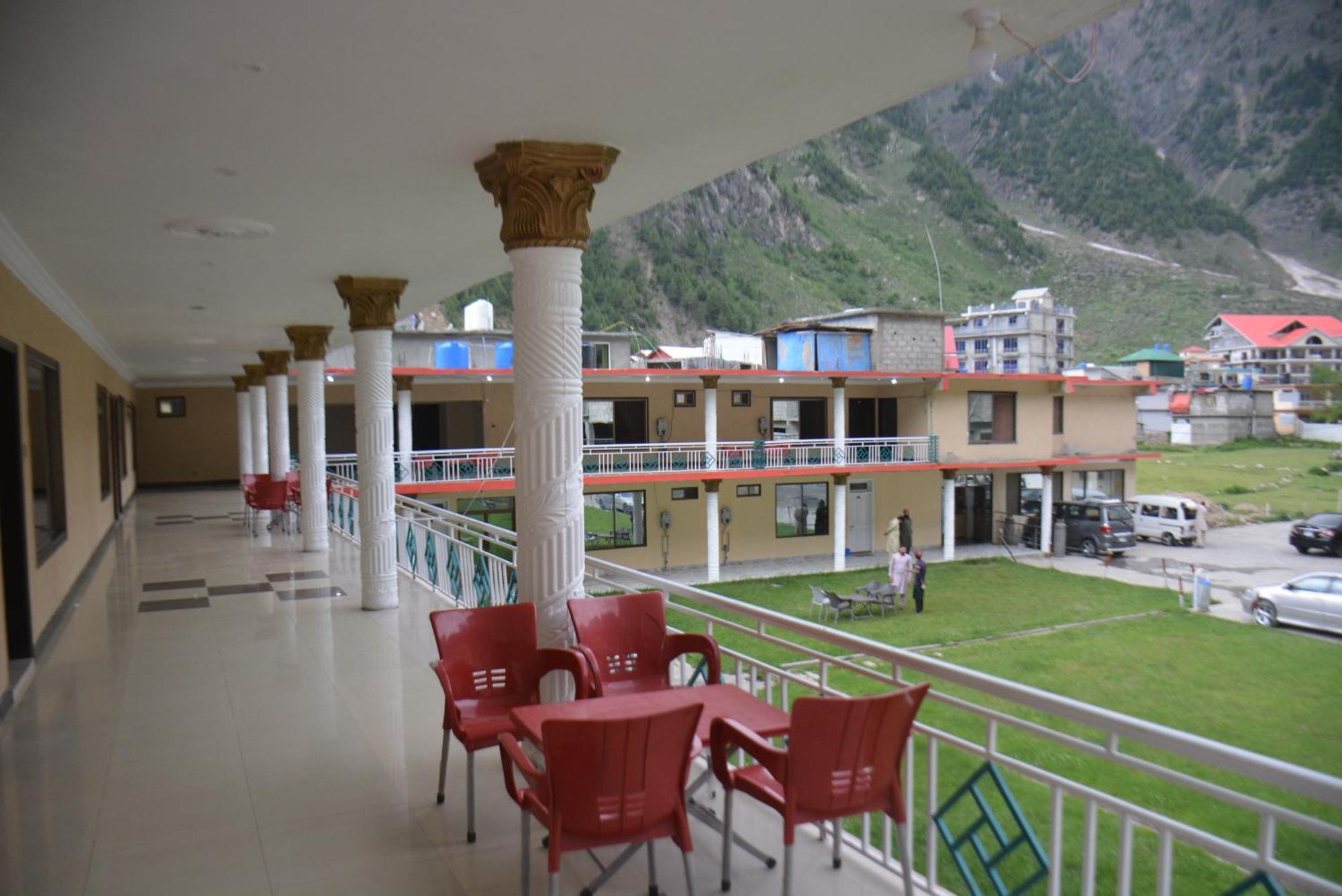 Hotel Pine Hills, Naran Exteriér fotografie