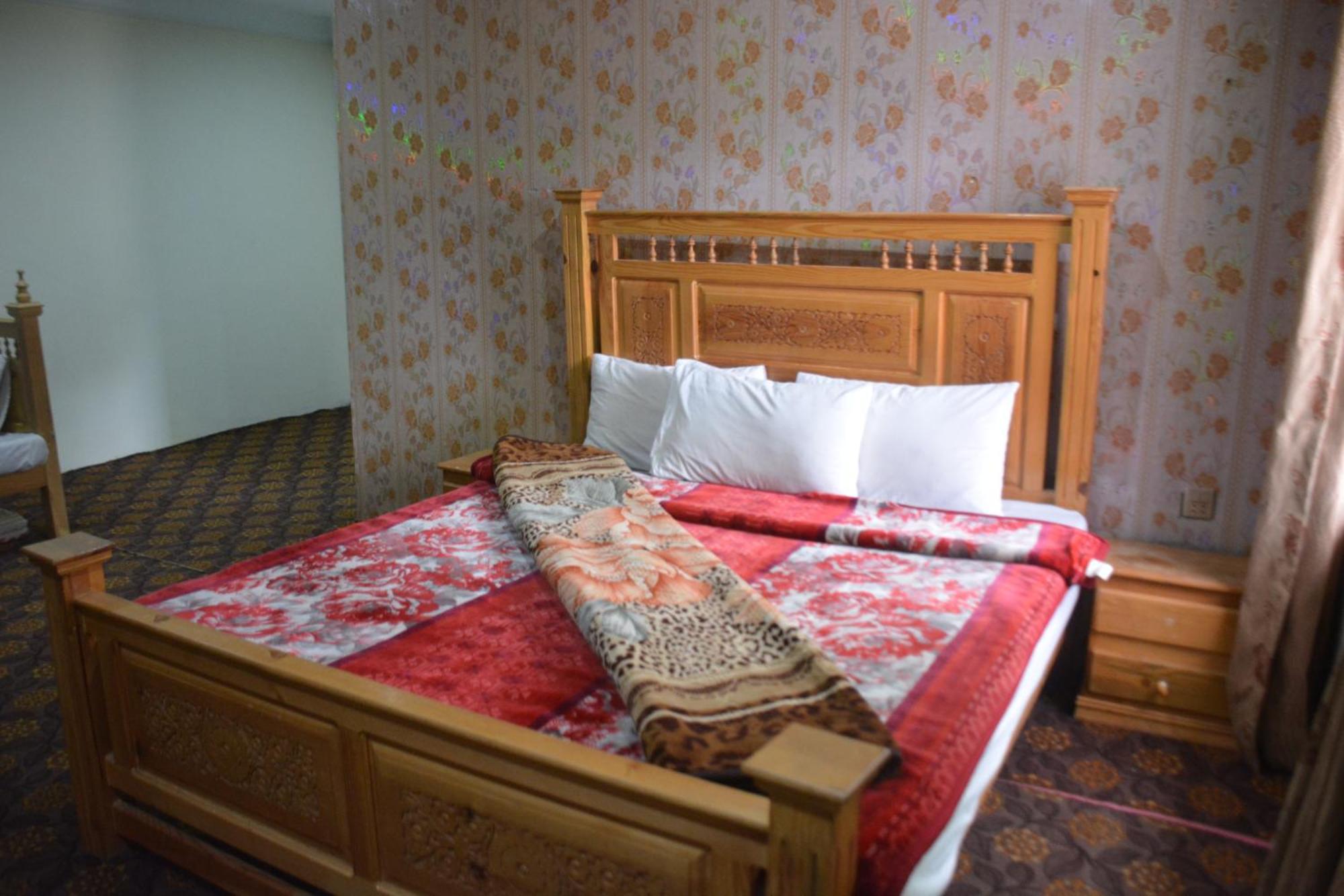 Hotel Pine Hills, Naran Exteriér fotografie