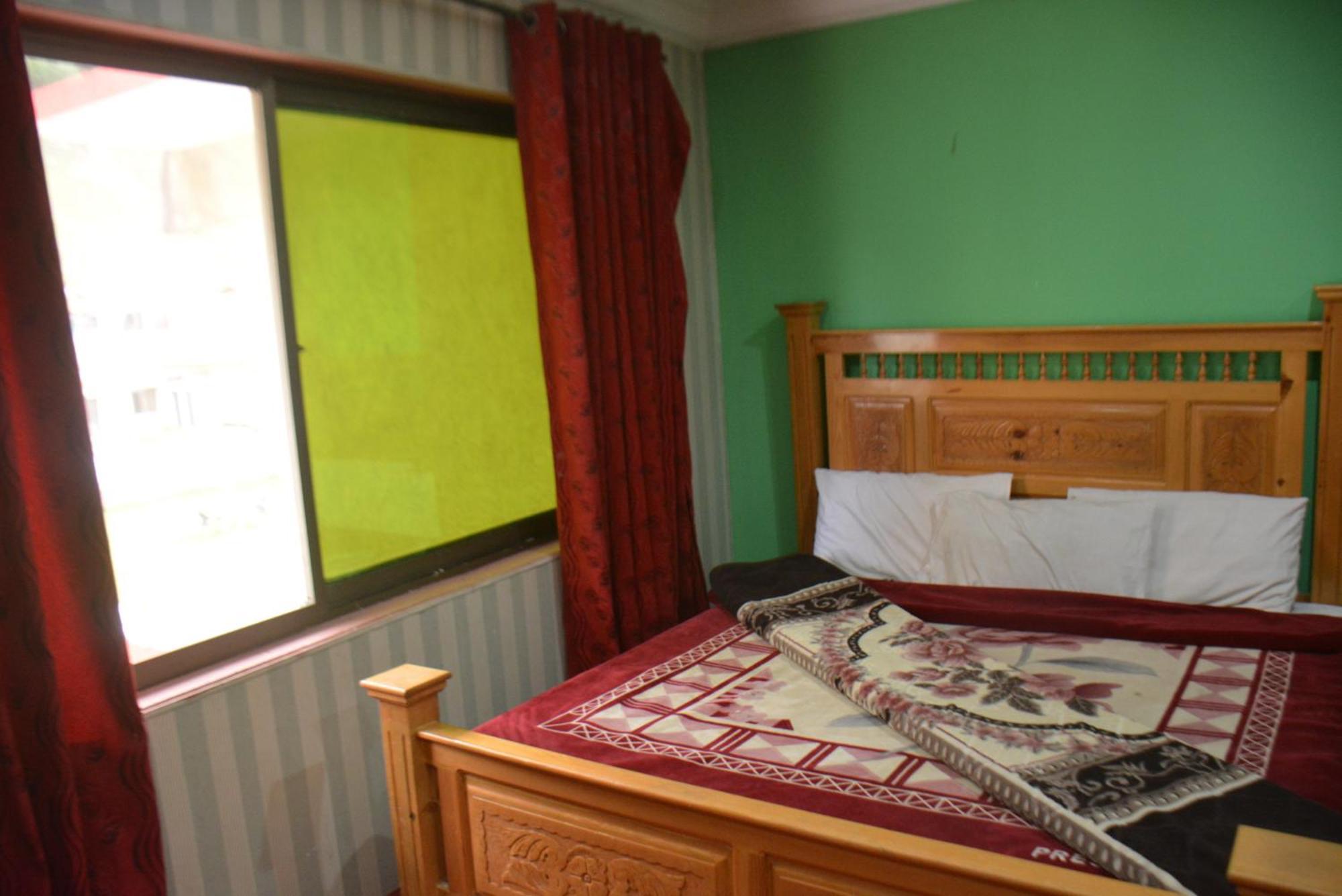 Hotel Pine Hills, Naran Exteriér fotografie