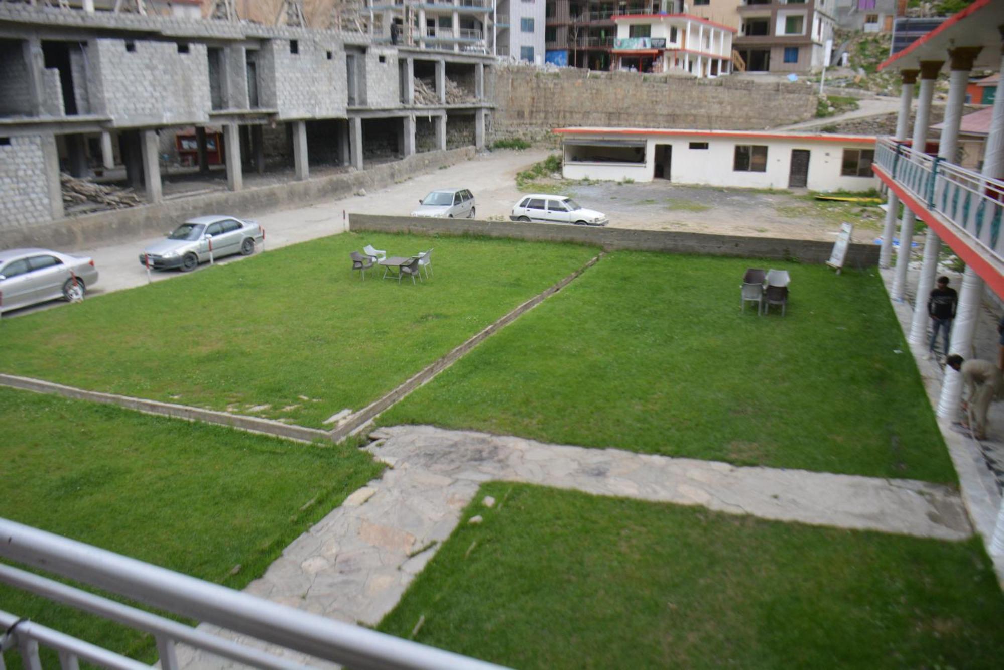 Hotel Pine Hills, Naran Exteriér fotografie