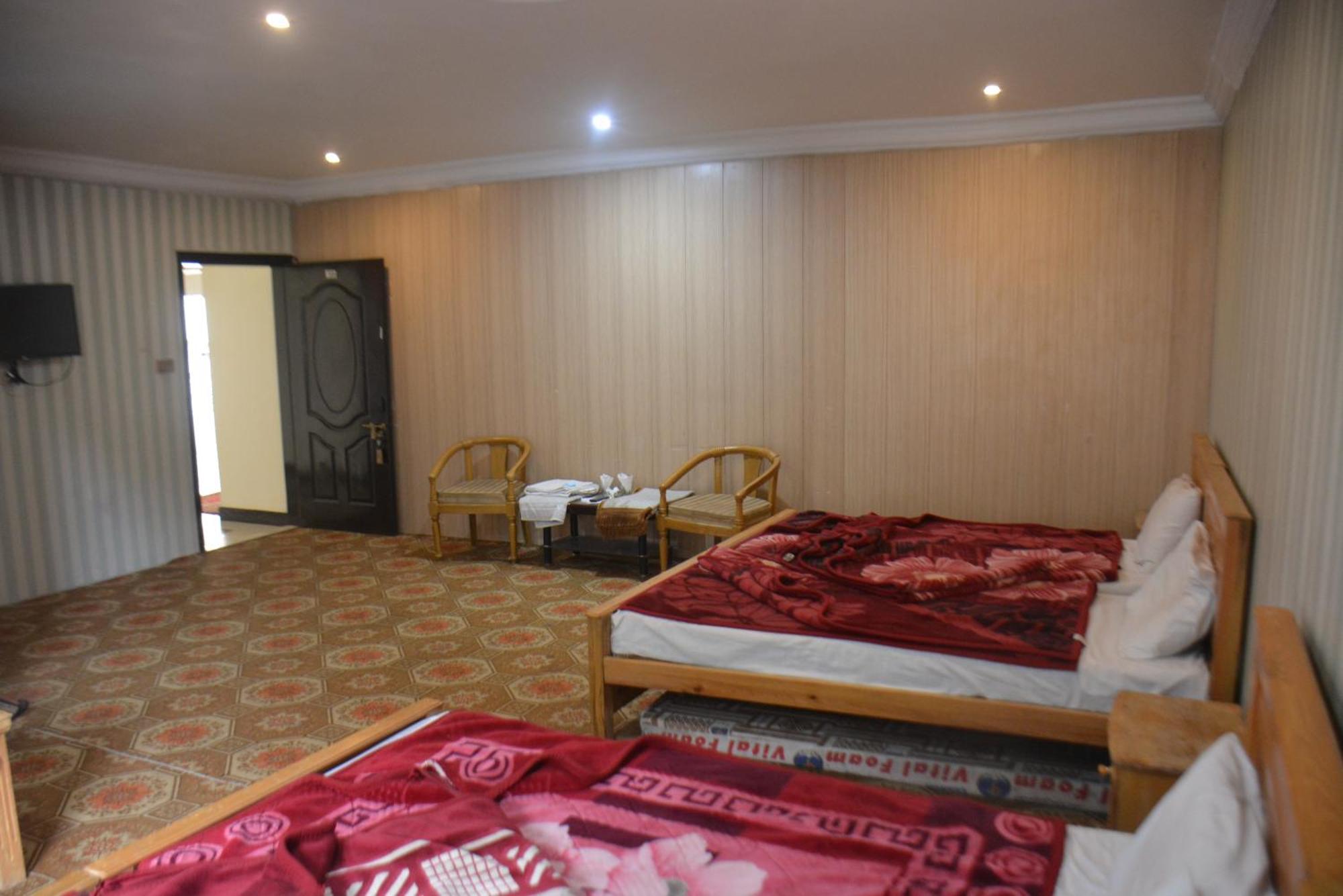 Hotel Pine Hills, Naran Exteriér fotografie