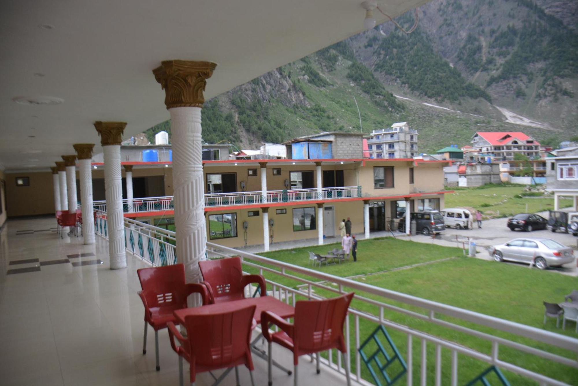 Hotel Pine Hills, Naran Exteriér fotografie
