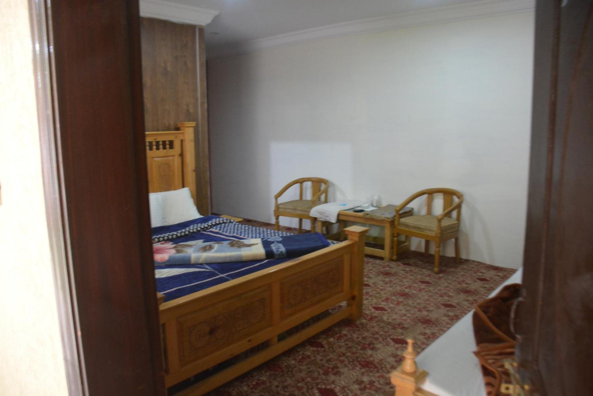 Hotel Pine Hills, Naran Exteriér fotografie